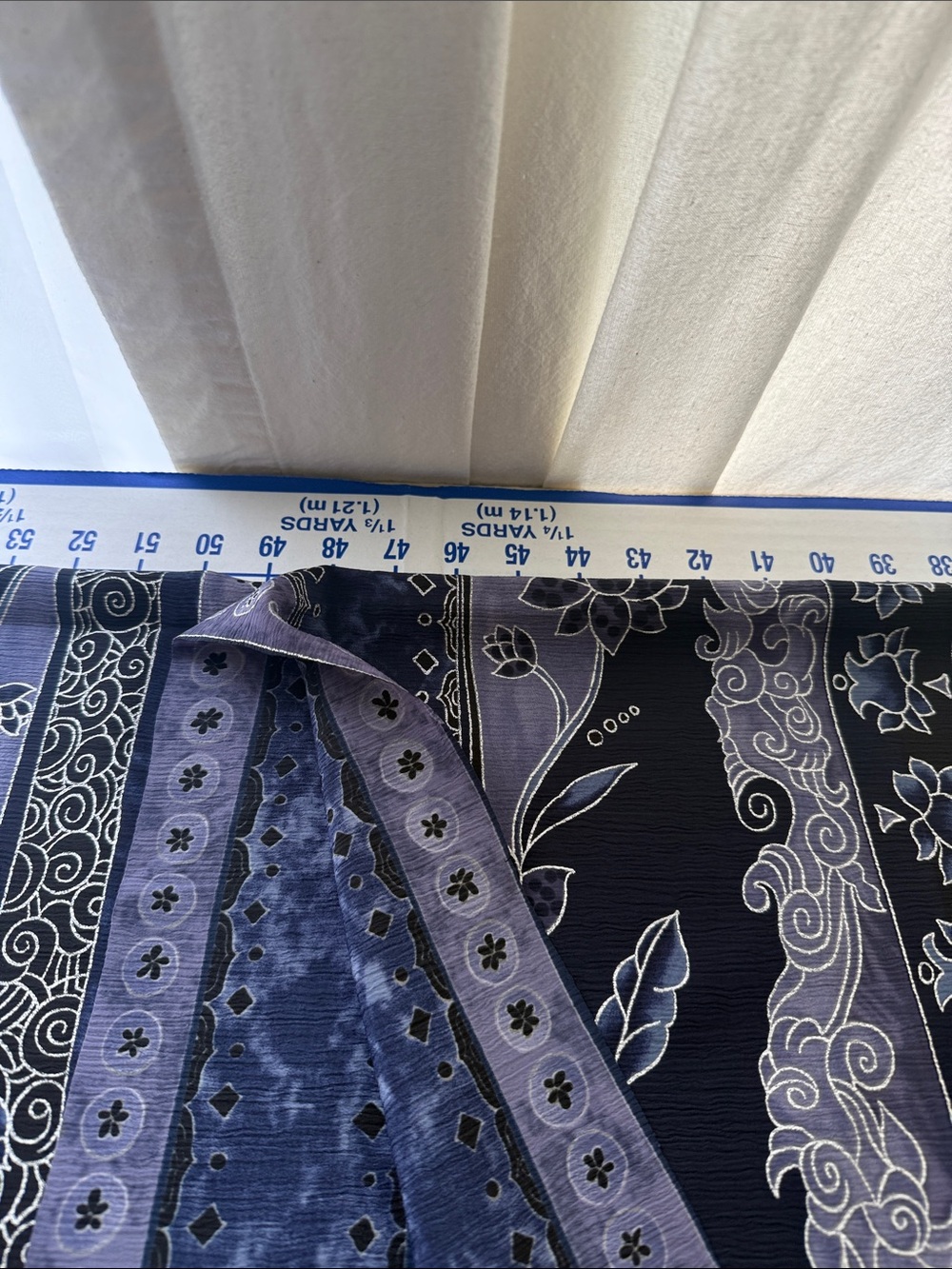 Vintage 1980s Crinkle Crepe Fabric Asian Floral Stripe Black Blue 3 1/3 Yds - Picture 8 of 13